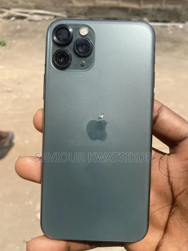 Apple iPhone 11 Pro 64 GB Green · Photo 1