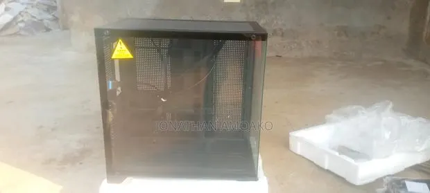 Computer Case / Chasis · Photo 1