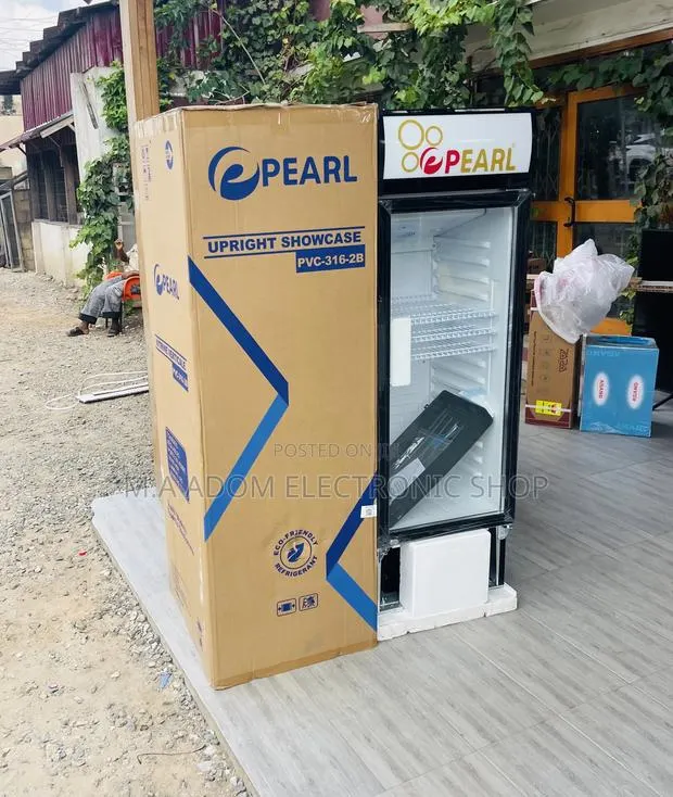 Extremely Chilling Pearl PVC-316-2b 1 Door Beverage Cooler · Photo 1