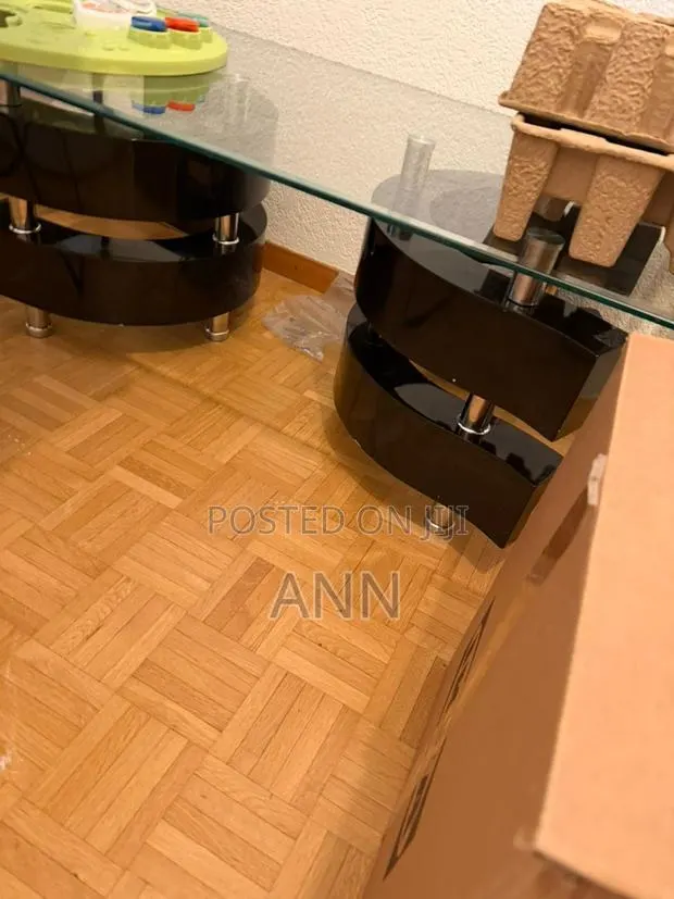 Glass Center Table for Sale · Photo 1