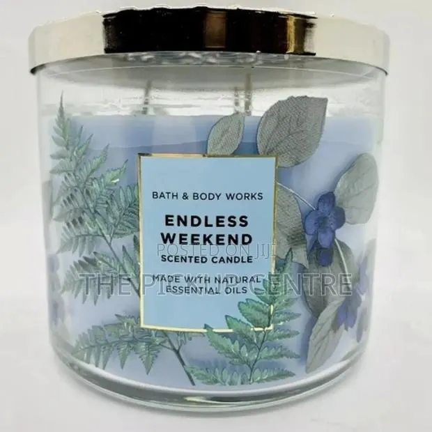 Bath Body Works Endless Weekend Scented Candle · Photo 1