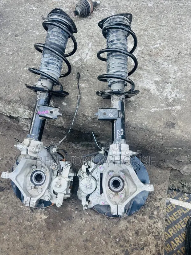 Outlander 2020 -2025 Complete Shocks · Photo 1