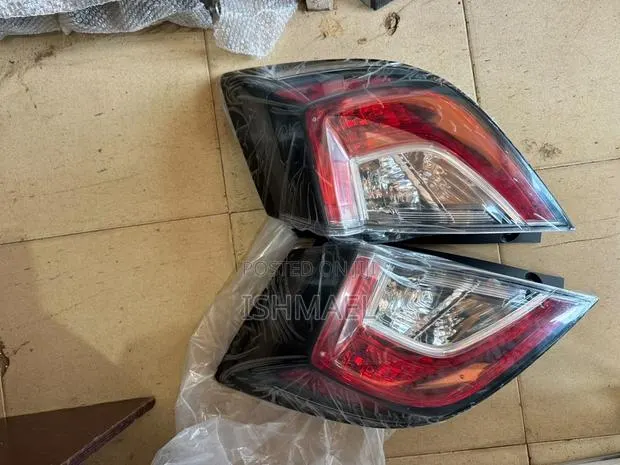 Civic Hatchback Taillight 2016-2021 · Photo 1