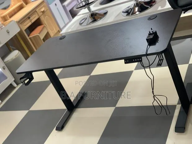 Electric Gaming/ Office Table 1.2m · Photo 1