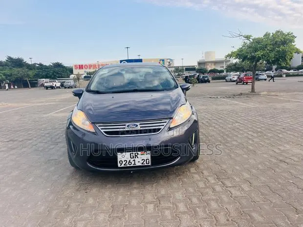 Ford Fiesta 2012 Gray · Photo 1