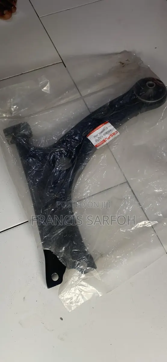 Toyota Corolla 2008 to 2009 Lower Arms Pair · Photo 1