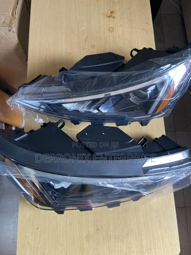 Hyundai Elantra 2020 Headlight Pair · Photo 1