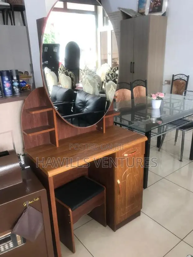 Dressing Mirror · Photo 1