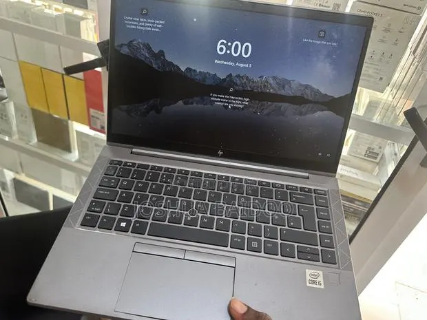 Laptop HP ZBook Firefly 14 G7 8GB Intel Core i5 SSD 256GB · Photo 1
