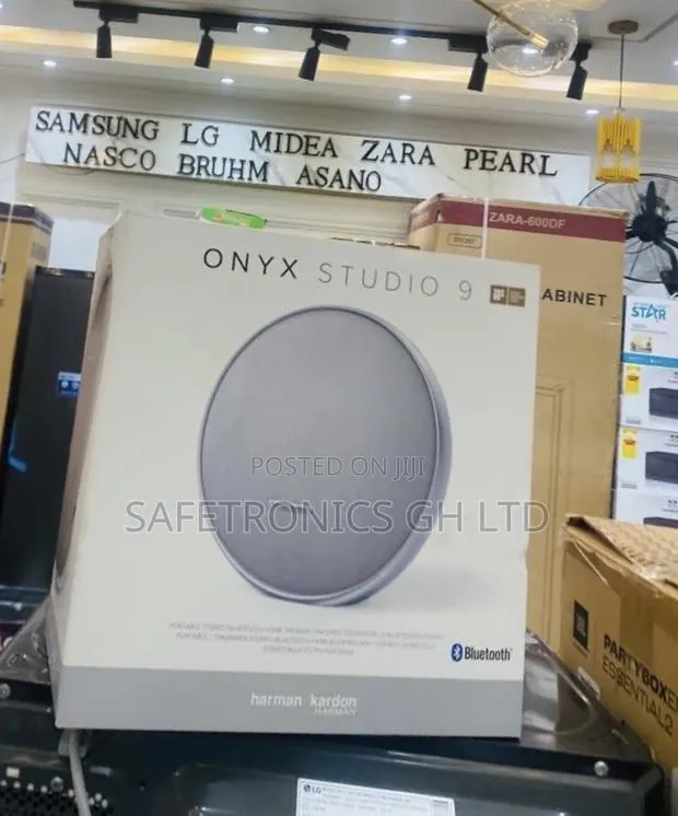 Shop AudioMax Onyx Studio 9 Harman Kardon Speaker · Photo 1
