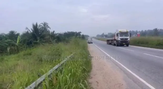 Main Nsawam Road 5 Acres Of Land On The Nsawam · Photo 1