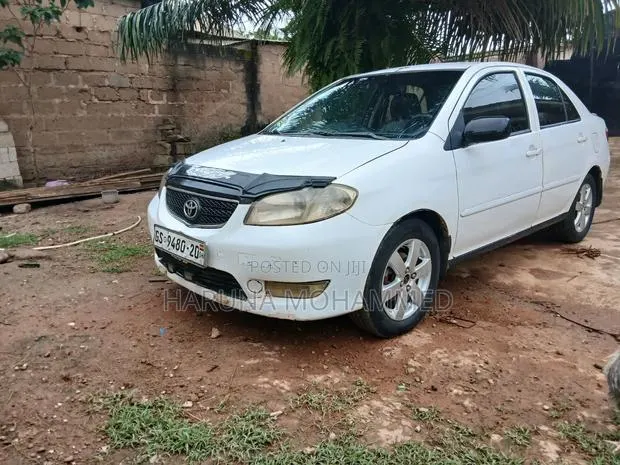 Toyota Vios 2010 White · Photo 1