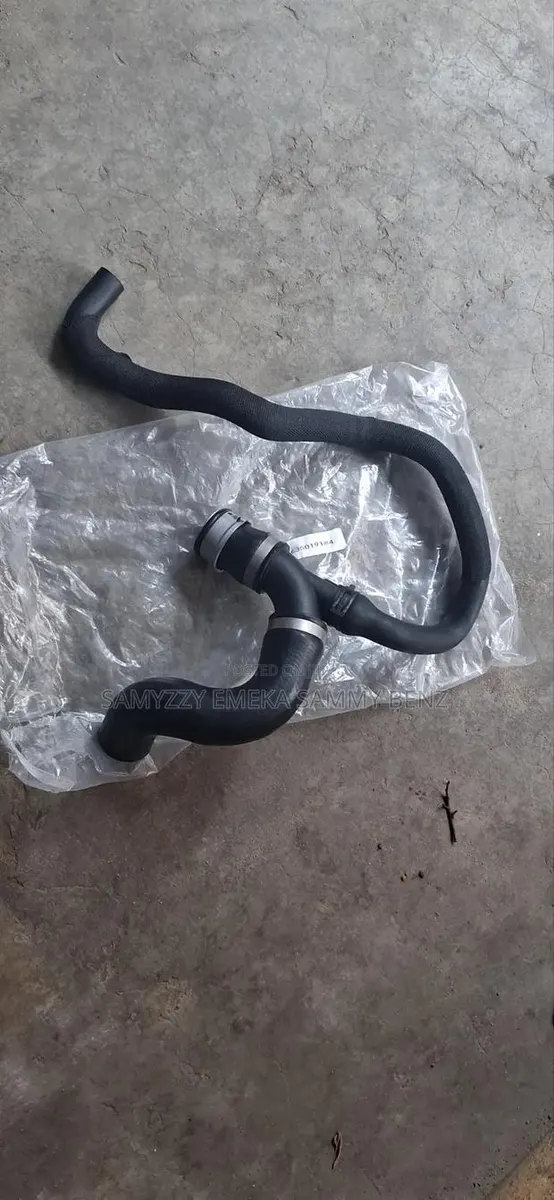 Radiator Coolant Pipe Fits Mercedes-Benz G-Class Models · Photo 1