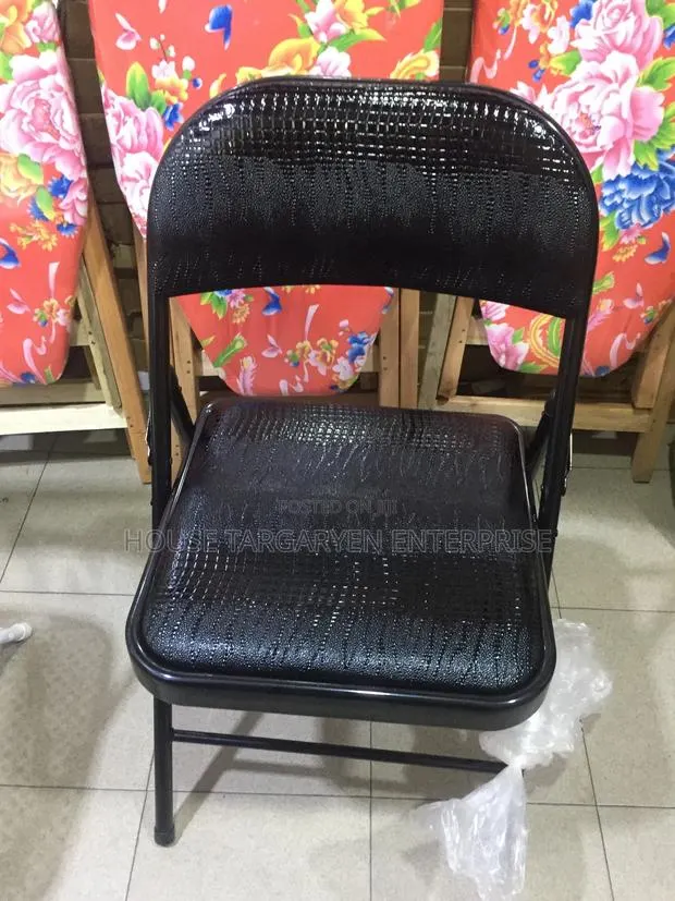 Black Padded Folding Chair · Photo 1