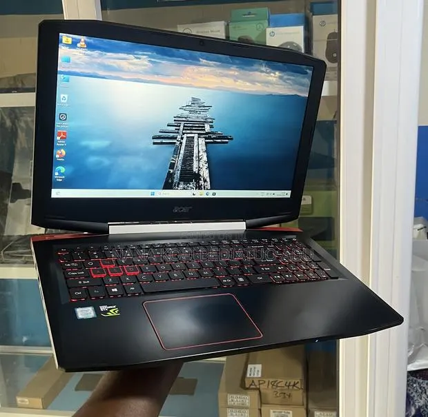 Laptop Acer Aspire VX5 591G 16GB Intel Core i5 SSD 512GB · Photo 1