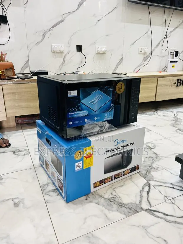 Better Deals Midea 30L Solo Microwave (EM9P032MO-B)900W Countertop · Photo 1