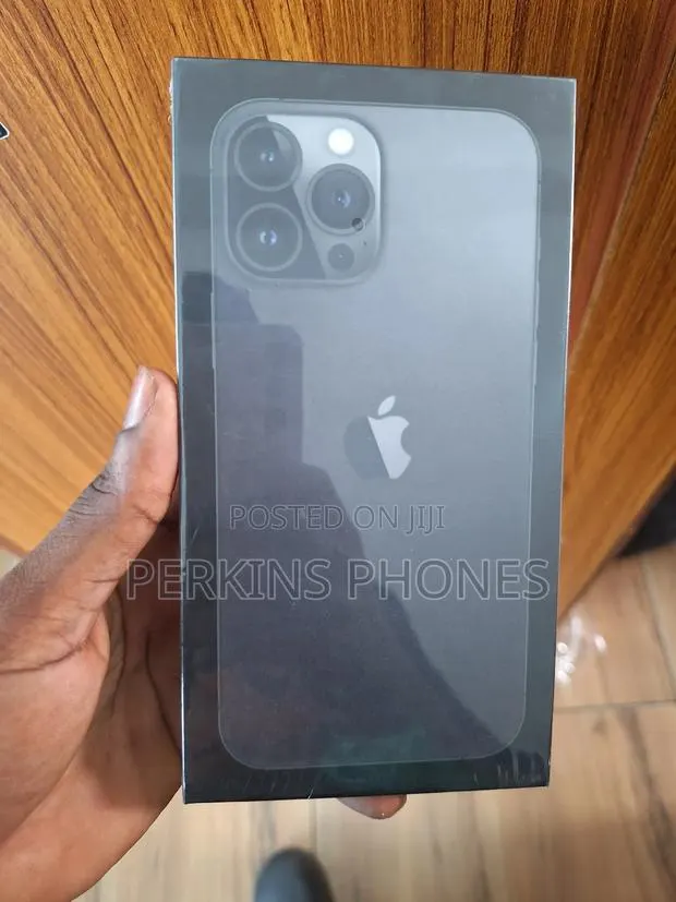 New Apple iPhone 13 Pro Max 256 GB Gray · Photo 1