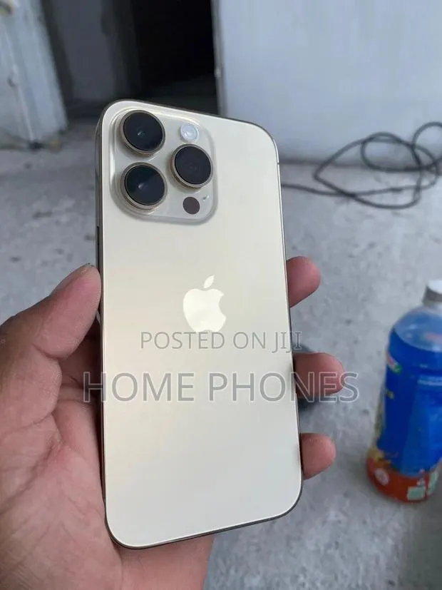 Apple iPhone 14 Pro Max 256 GB Gold · Photo 1