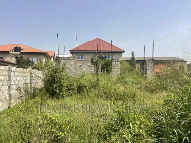 4 Bedroom Uncomplited for Sale on a Half Plot at Legon Hils · Photo 1
