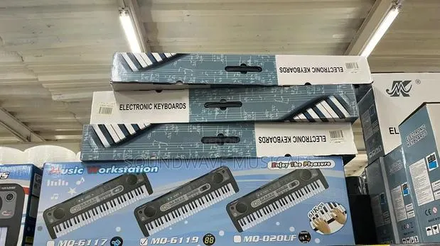 MQ-6117 Electronic Keyboard 61keys · Photo 1