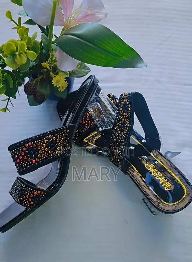 A Stylish Women's Slip-on Mule Sandals · Photo 1