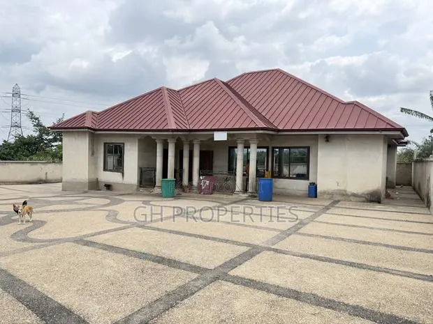 4bdrm House in Ejisu Kwamo, Kumasi Metropolitan for sale · Photo 3