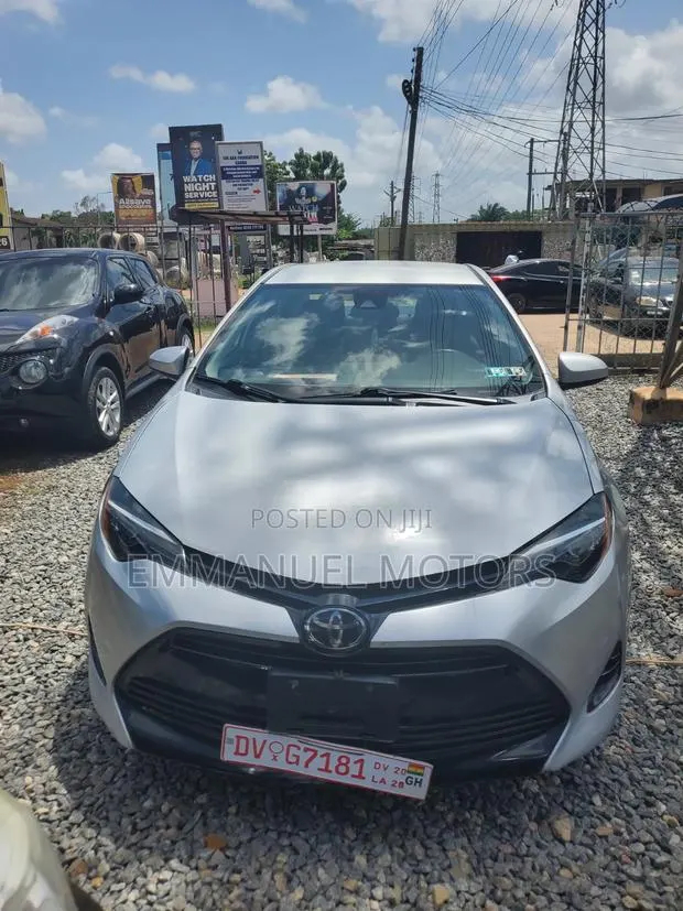 Toyota Corolla 2018 Silver · Photo 1