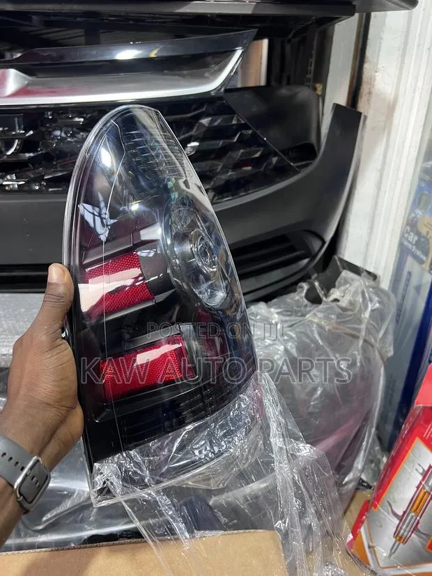 2005,2006,2007,2008,2009,2010 Taillight for Toyota Tundra · Photo 1