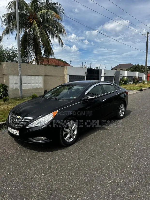 Hyundai Sonata Limited 2.0T Sedan (2.0L 4cyl 6A) 2013 Black · Photo 1