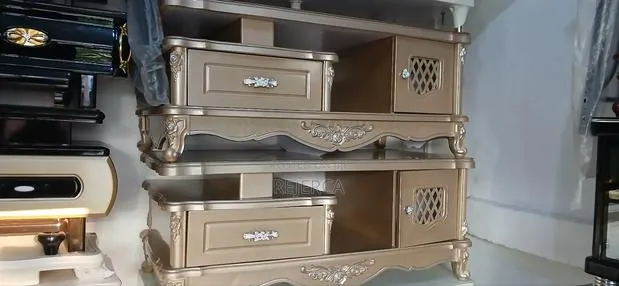 Center Table · Photo 1