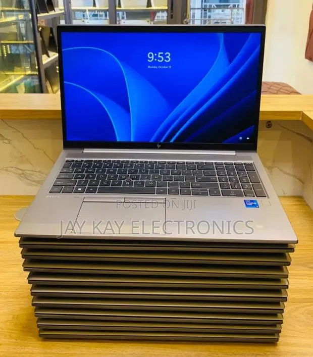 Laptop HP ZBook Firefly G8 16GB Intel Core i7 SSD 256GB · Photo 1