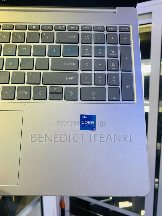 Laptop HP 15-dy1031wm 8GB Intel Core i5 SSD 512GB · Photo 1