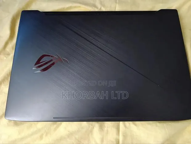 Laptop Asus ROG Strix GL703 16GB Intel Core i7 SSHD+SSD 1T · Photo 1