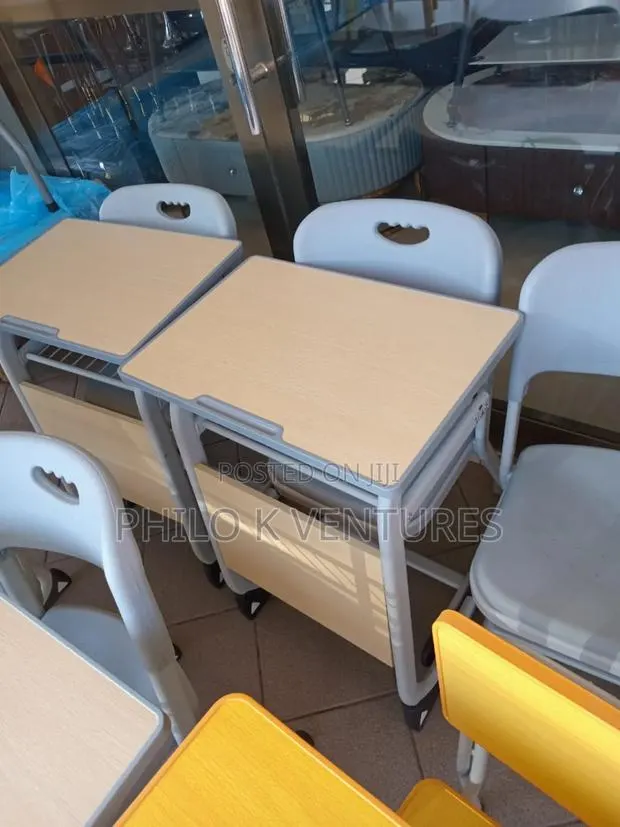 Personal Learning Table and Chair · Photo 1