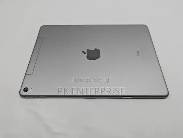 Apple iPad 9.7 128 GB Silver · Photo 1