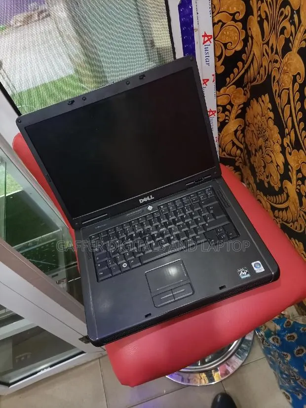 Laptop Dell Vostro 1015 3GB Intel Core 2 Quad HDD 160GB · Photo 1
