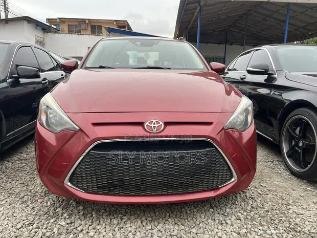 Toyota Yaris LE Sedan 4dr 2019 Red · Photo 1