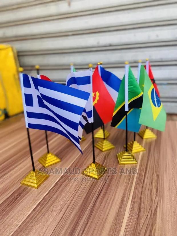 Original Table Top Flag at Cool Price · Photo 1
