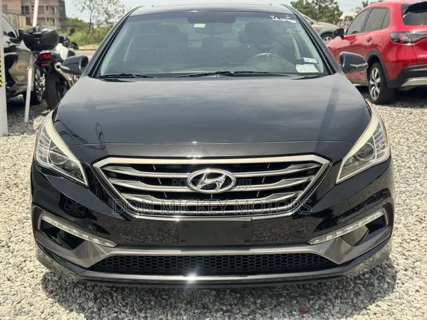 Hyundai Sonata Sport 2.0T Sedan FWD (2.0L 4cyl 6A) 2016 Black · Photo 1
