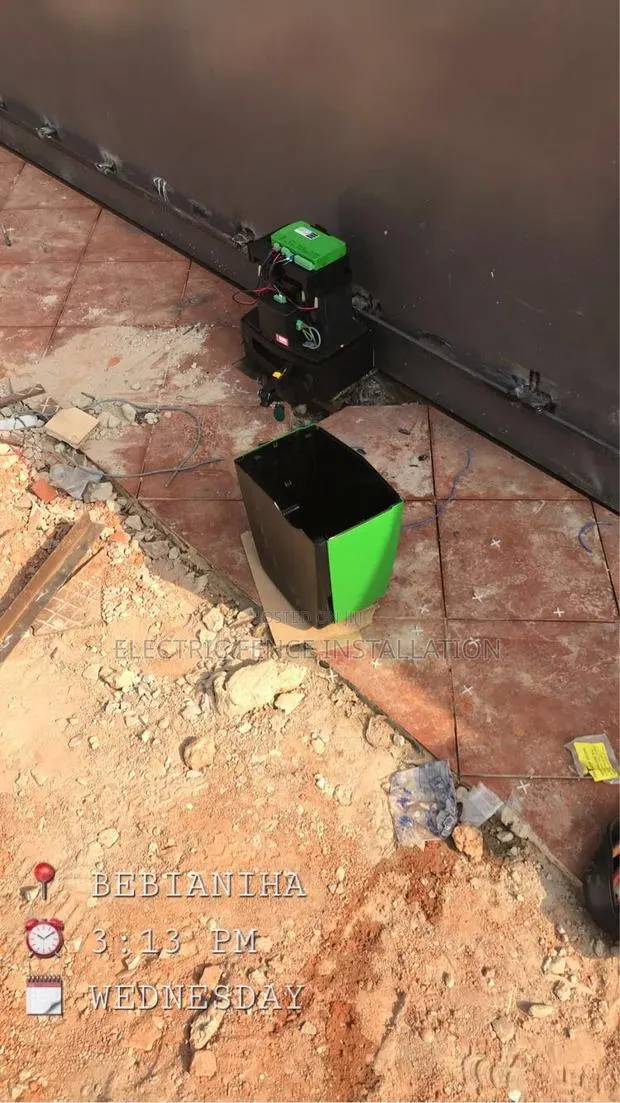 Remote Control Gate Motor Installer · Photo 1