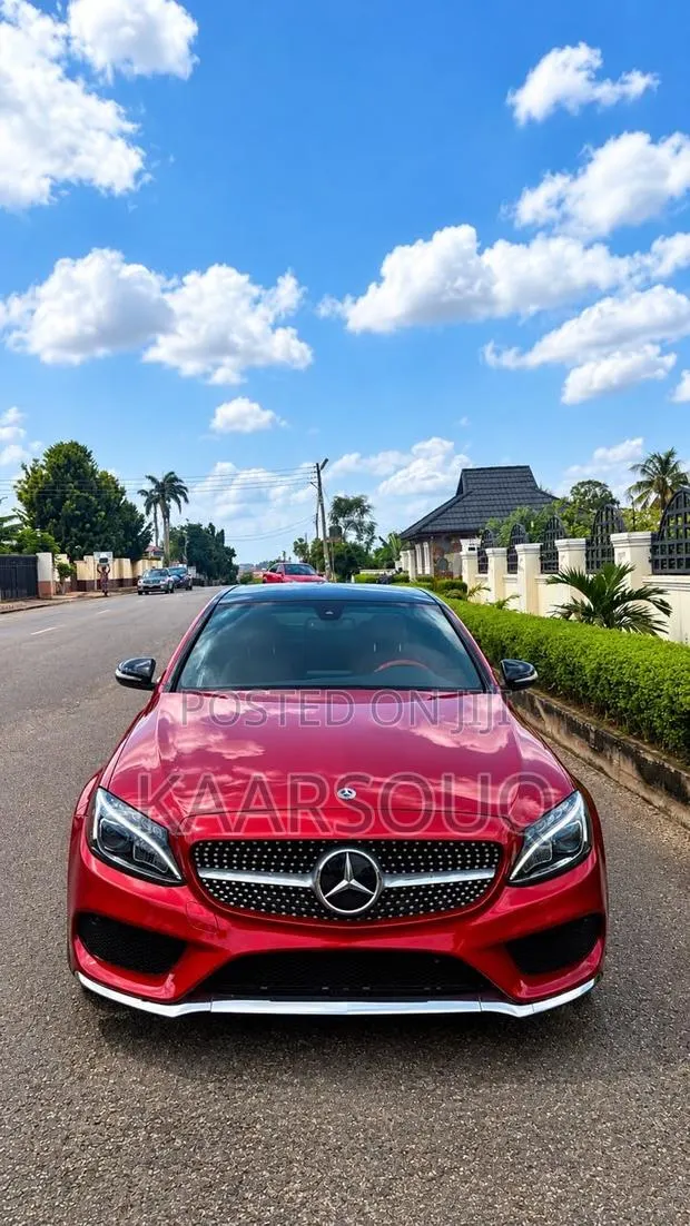 Mercedes-Benz C300 2018 Red · Photo 1