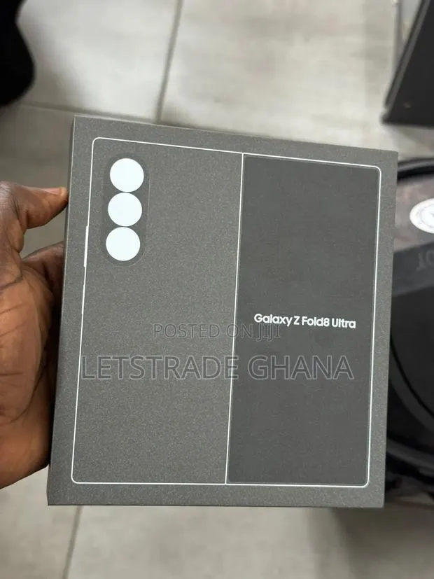 New Samsung Galaxy Z Fold8 Ultra 512 GB Black · Photo 1