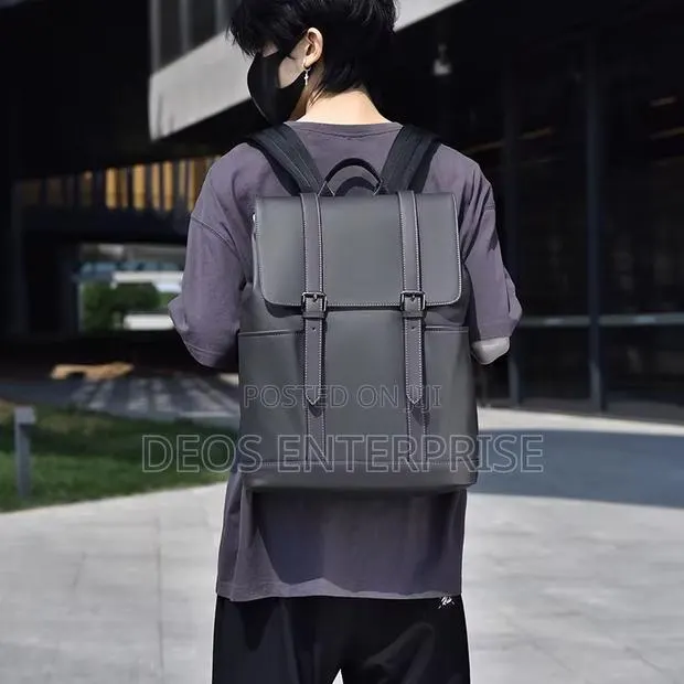 Premium Everyday Backpack · Photo 1