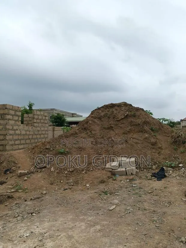 Half Plot of Land for Sale at Ablekuma Joma · Photo 1
