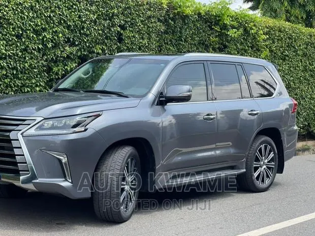 Lexus LX 570 AWD 2020 Gray · Photo 1