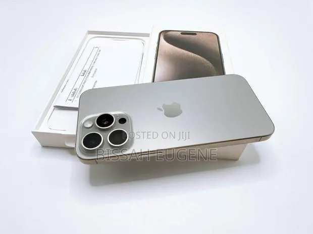 New Apple iPhone 15 Pro Max 256 GB Gray · Photo 1