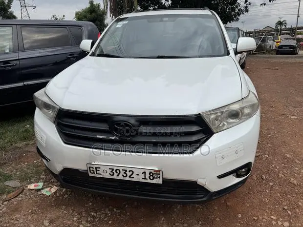 Toyota Highlander 2011 White · Photo 1