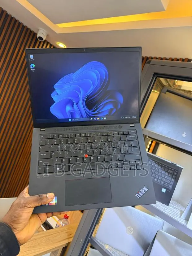 Laptop Lenovo ThinkPad T14 16GB Intel Core I7 SSD 512GB · Photo 1