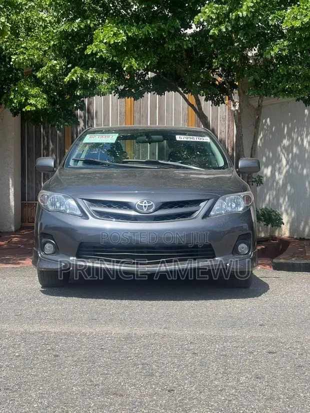 Toyota Corolla S Special Edition 4dr Sedan (1.8L 4cyl 4A) 2013 Gray · Photo 1
