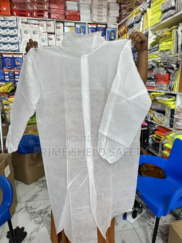Disposable Lab Coat · Photo 1
